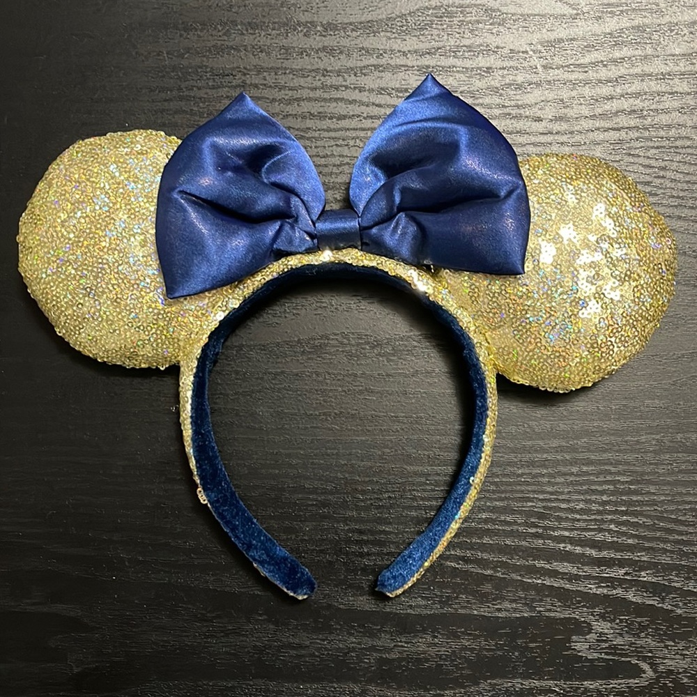 Walt Disney World 50th Anniversary Minnie Mouse Sequin Ear